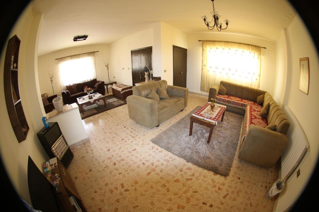Alice & Andrew Apt. Few Steps To Madaba Old City Center المظهر الخارجي الصورة