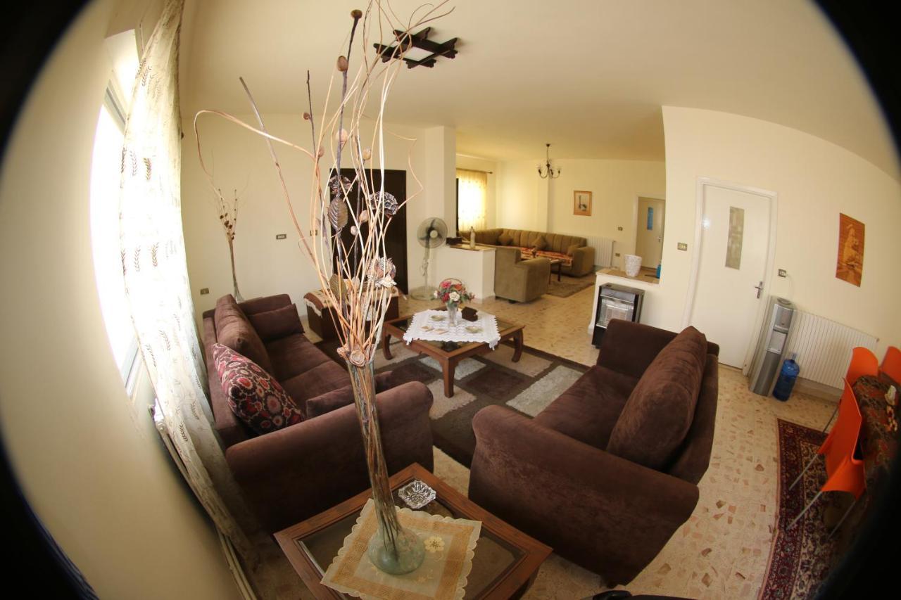 Alice & Andrew Apt. Few Steps To Madaba Old City Center المظهر الخارجي الصورة